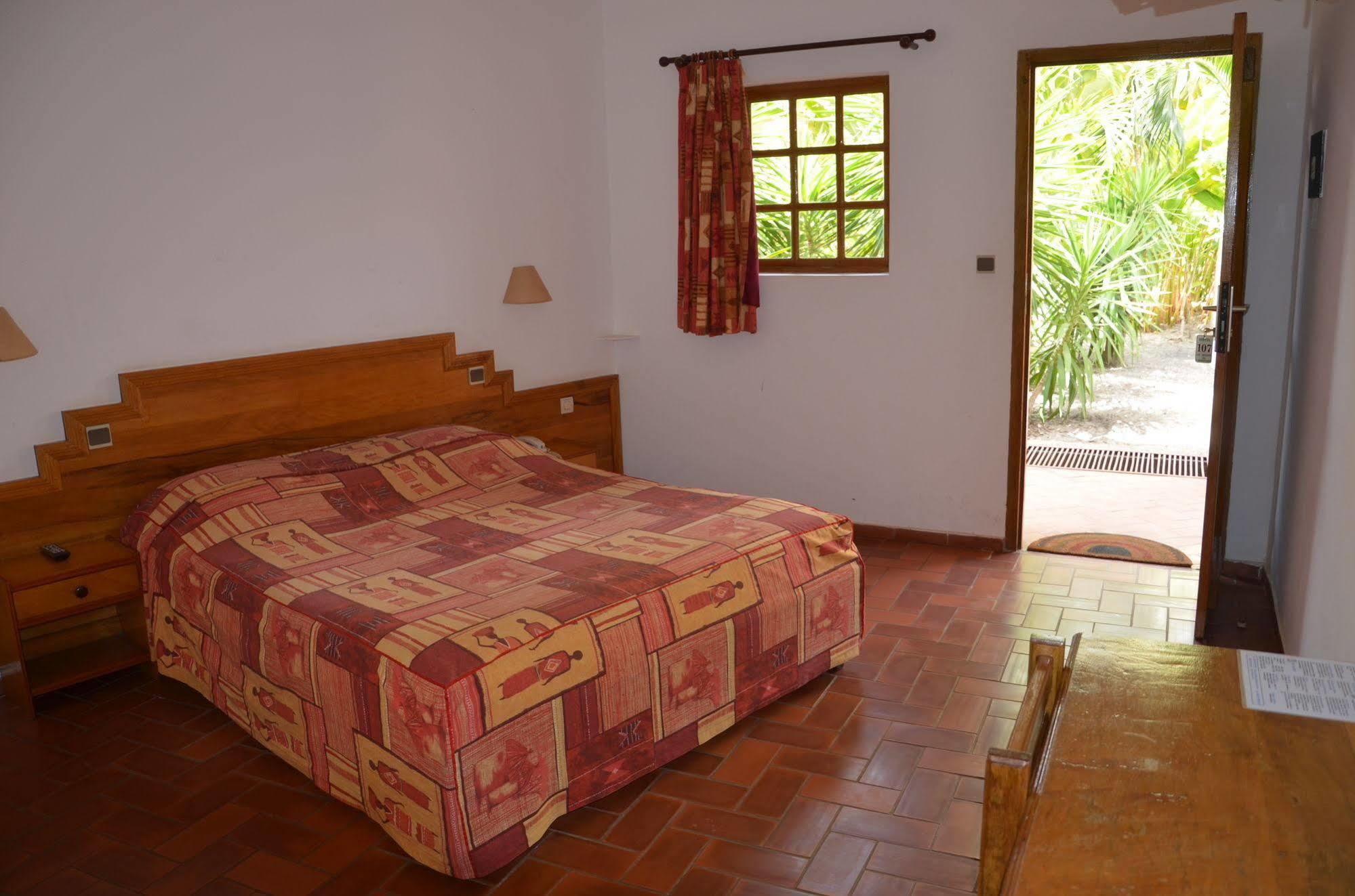 Les Jardins Du Flamboyant Hotel Ziguinchor Exterior photo
